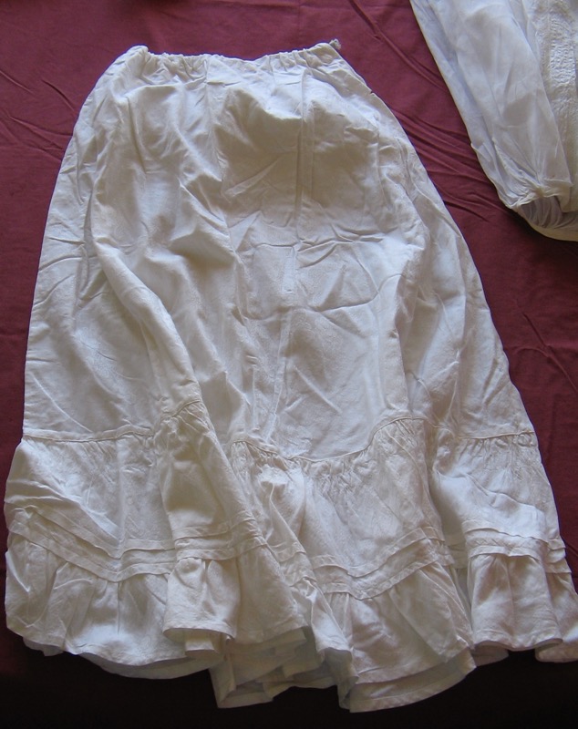 Womens' petticoat