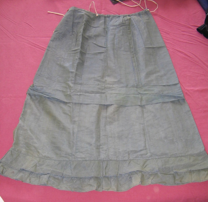 Womens' petticoat