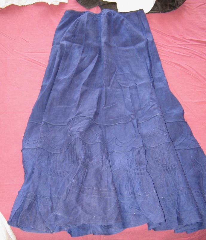 Womens' skirt
