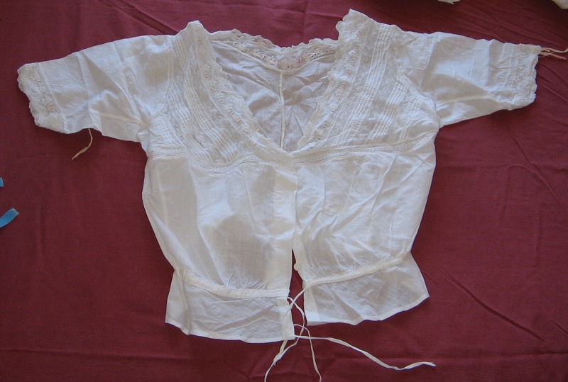 Womens' blouse