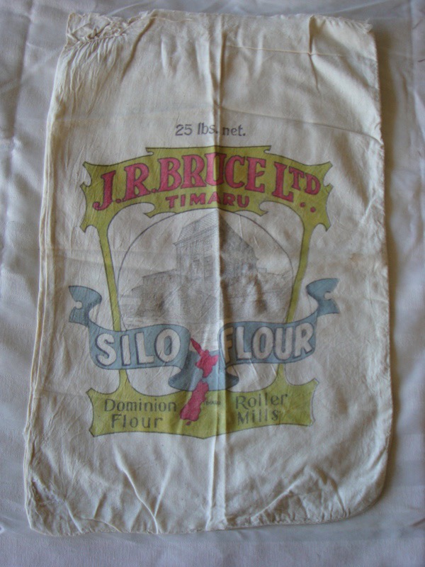 all flour sack, 25 Ibs (11kg)