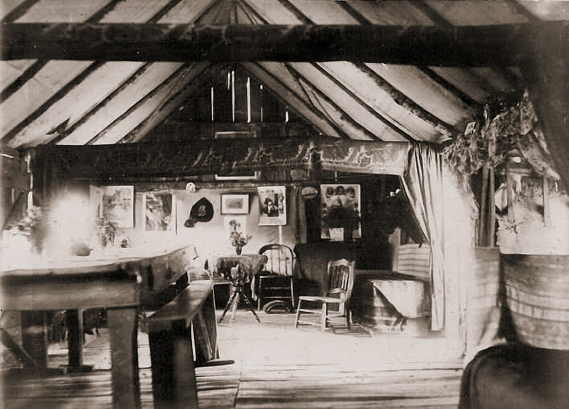 Shute's Accommodation House - interior