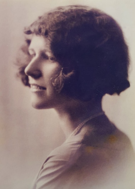 Loma Elizabeth Florance 1910-1980 - side portrait