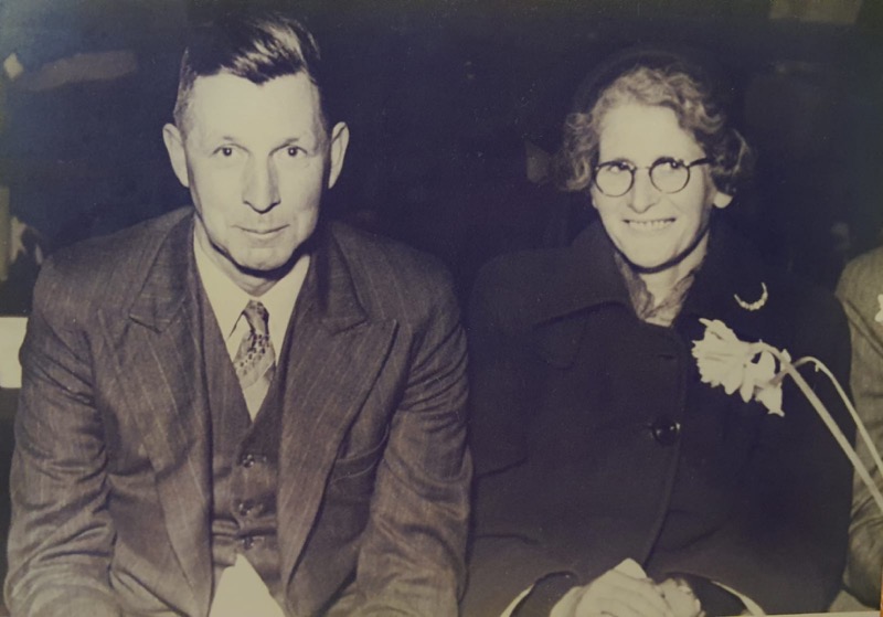 Ivor and Loma (nee Florance) Oliver