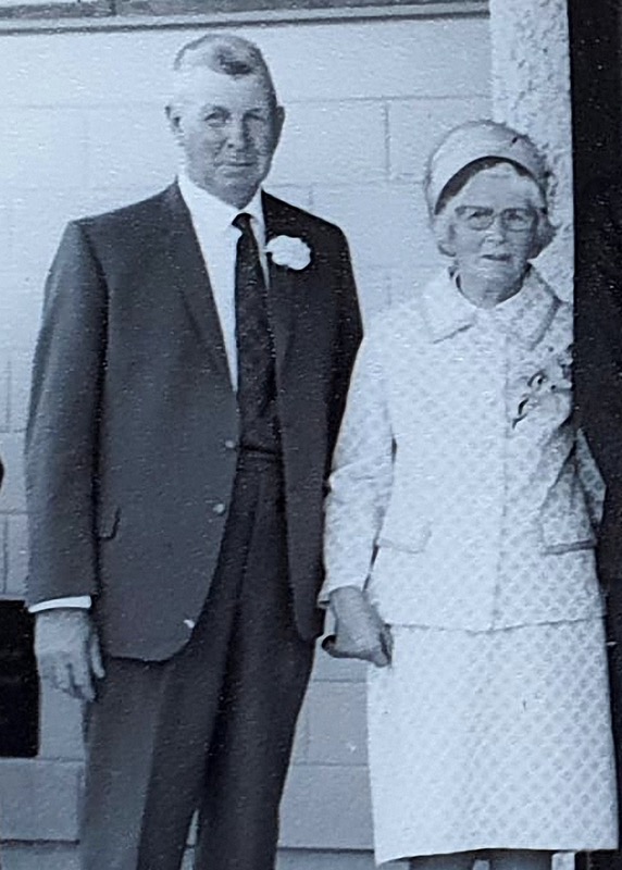 Ivor and Loma (nee Florance) Oliver family wedding 1974