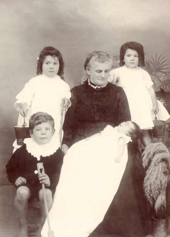 Elizabeth Florance (nee Hamilton) 1848-1925 with grandchildren - the children of daughter to first relationship, Aida Bellwood (nee Hamilton) 1867-1945. Taken circa 1901.