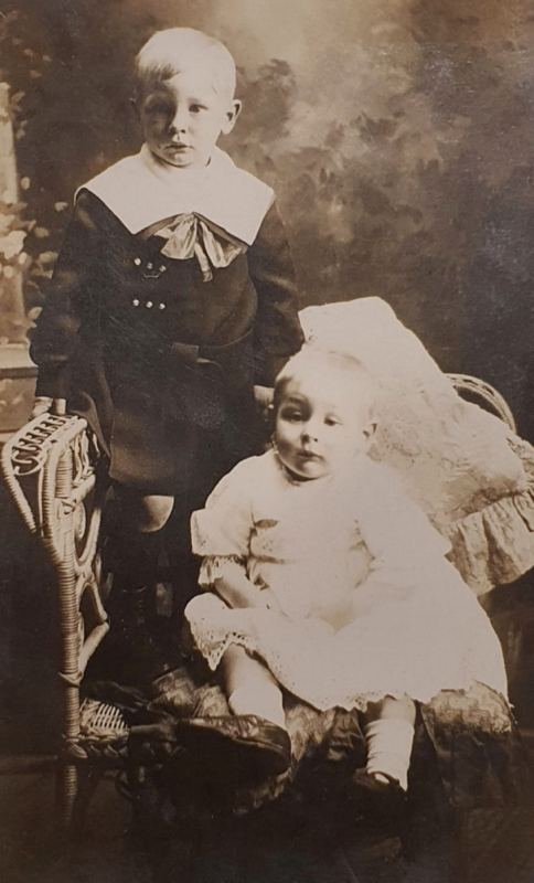 Ivor James Oliver (age 2 years 11 months) with younger brother Alexander Ninian Oliver (age 1 year 5 months) taken in November 1910