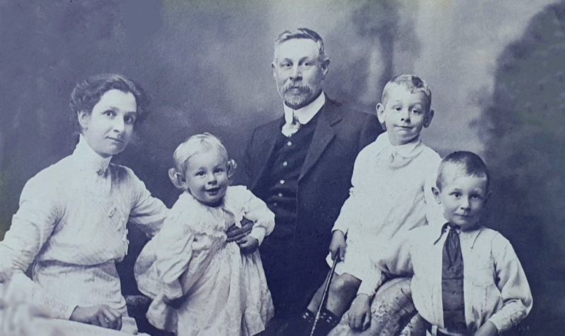 Jim and Ness Oliver Family circa 1913 - Children not yet confirmed but thought to be as listed her. L to R: Ness Oliver (nee Shute and mother) 1885-1966, Noel Nester Oliver, Jim Oliver 1866-1947 (father), Alexander Ninian Oliver, Ivor James Clark